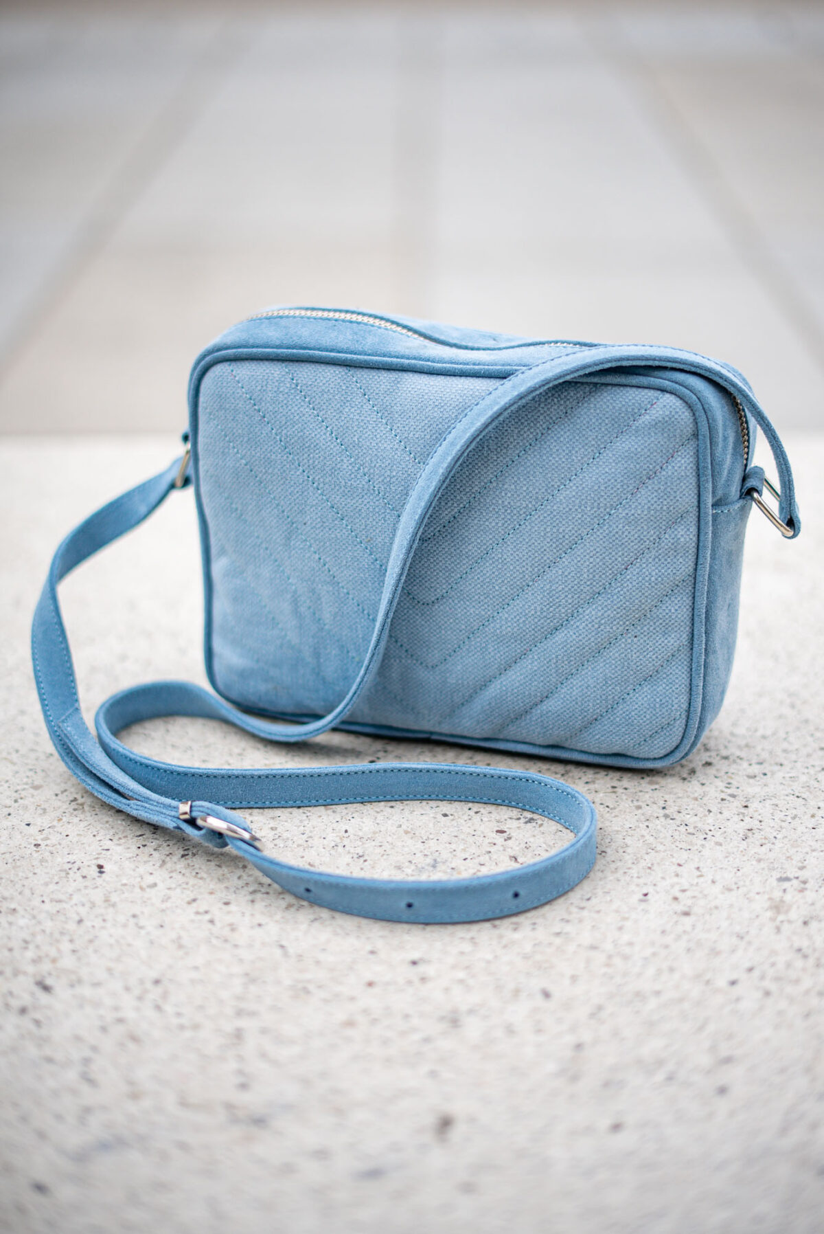 Handtasche aus Leinen und Leder