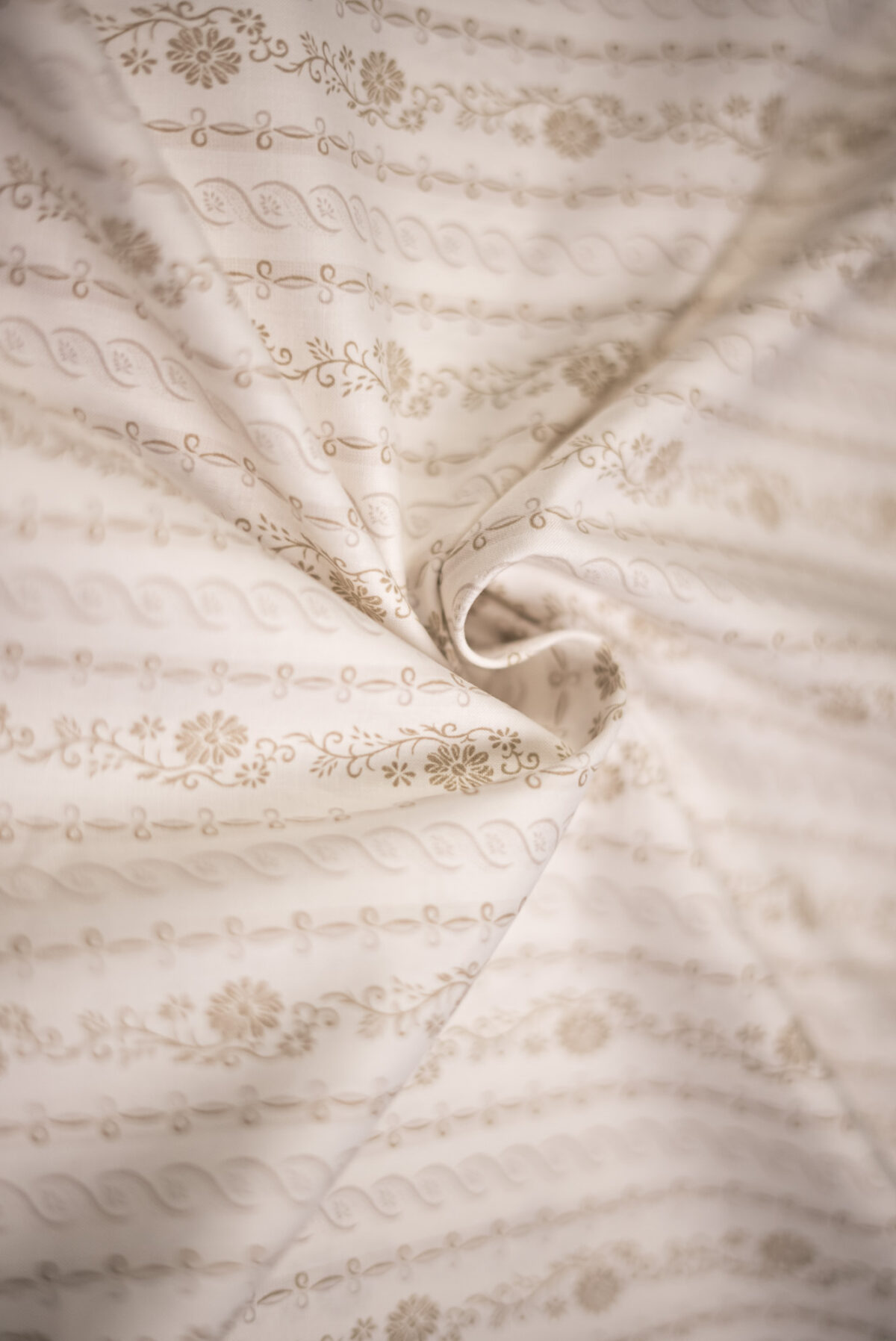Baumwollstoff creme Modeldruck