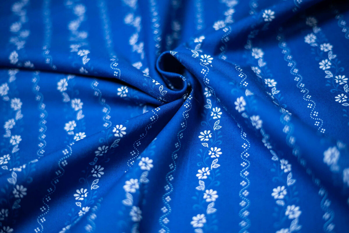 Baumwollstoff blitzblau Modeldruck
