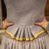 Strickjacke mit Schösserl grau – Bild 5