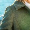 Kurze Jacke in A-linie oliv – Bild 2