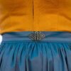 Dirndl "Gerlinde" mit Seidenschürze – Bild 4