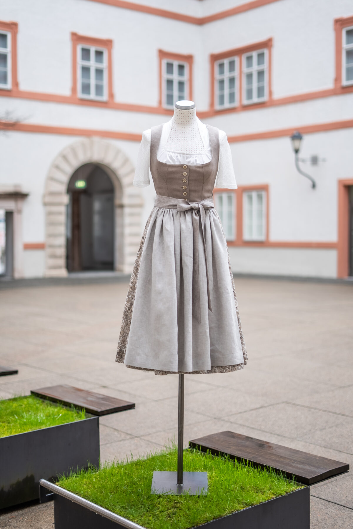 Dirndl "Heublume" – Bild 4
