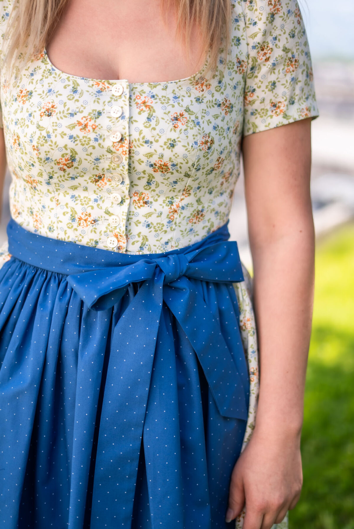 Ärmeldirndl "Hanni" – Bild 3
