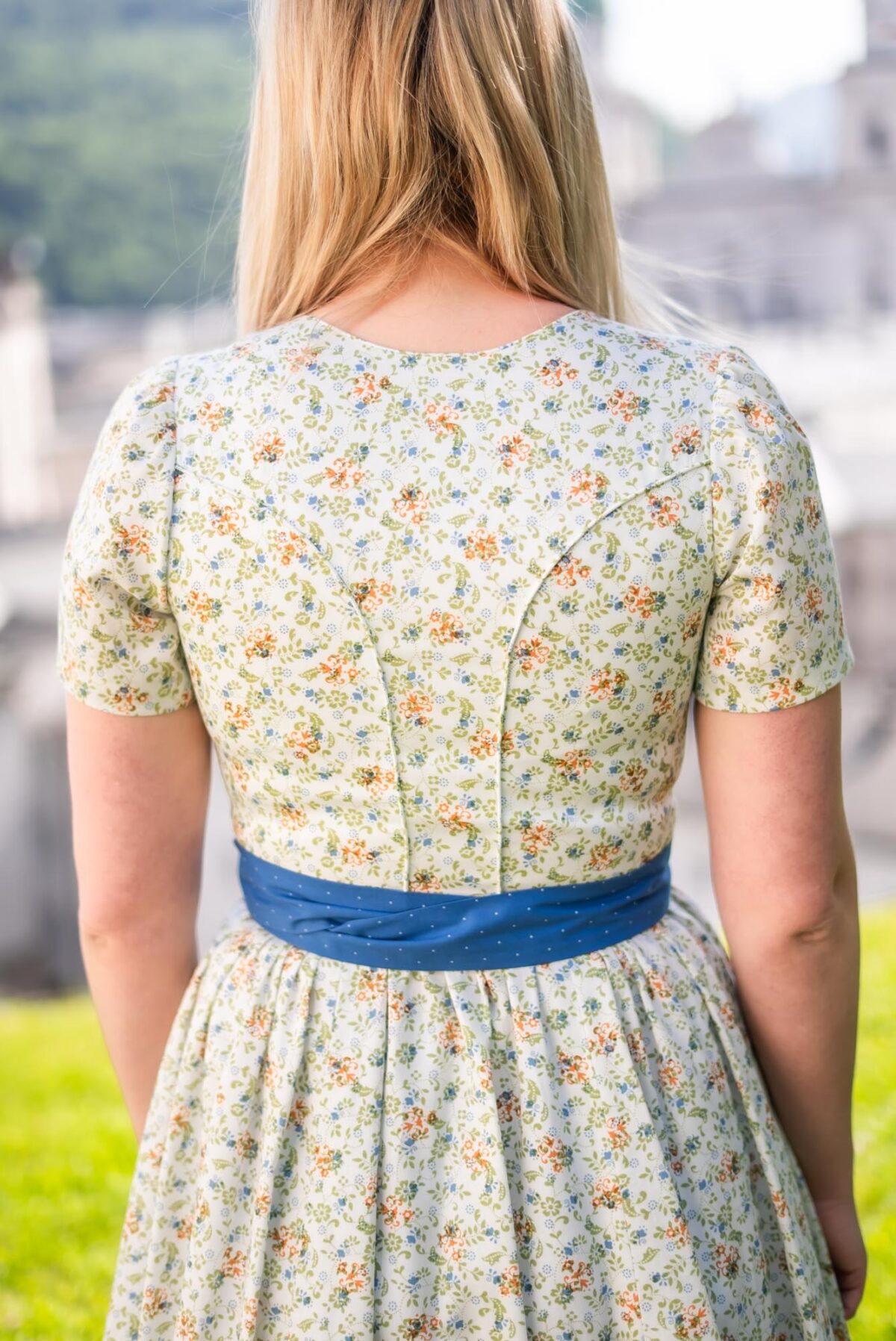 Ärmeldirndl "Hanni" – Bild 4
