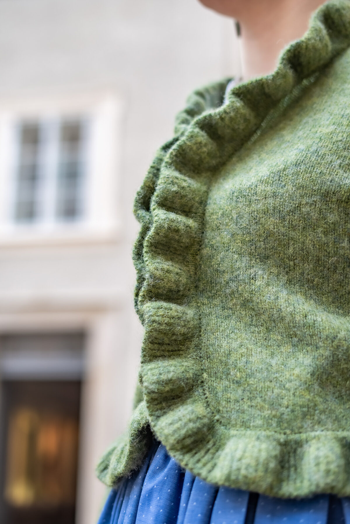 Rüschenjacke Salbei – Bild 5