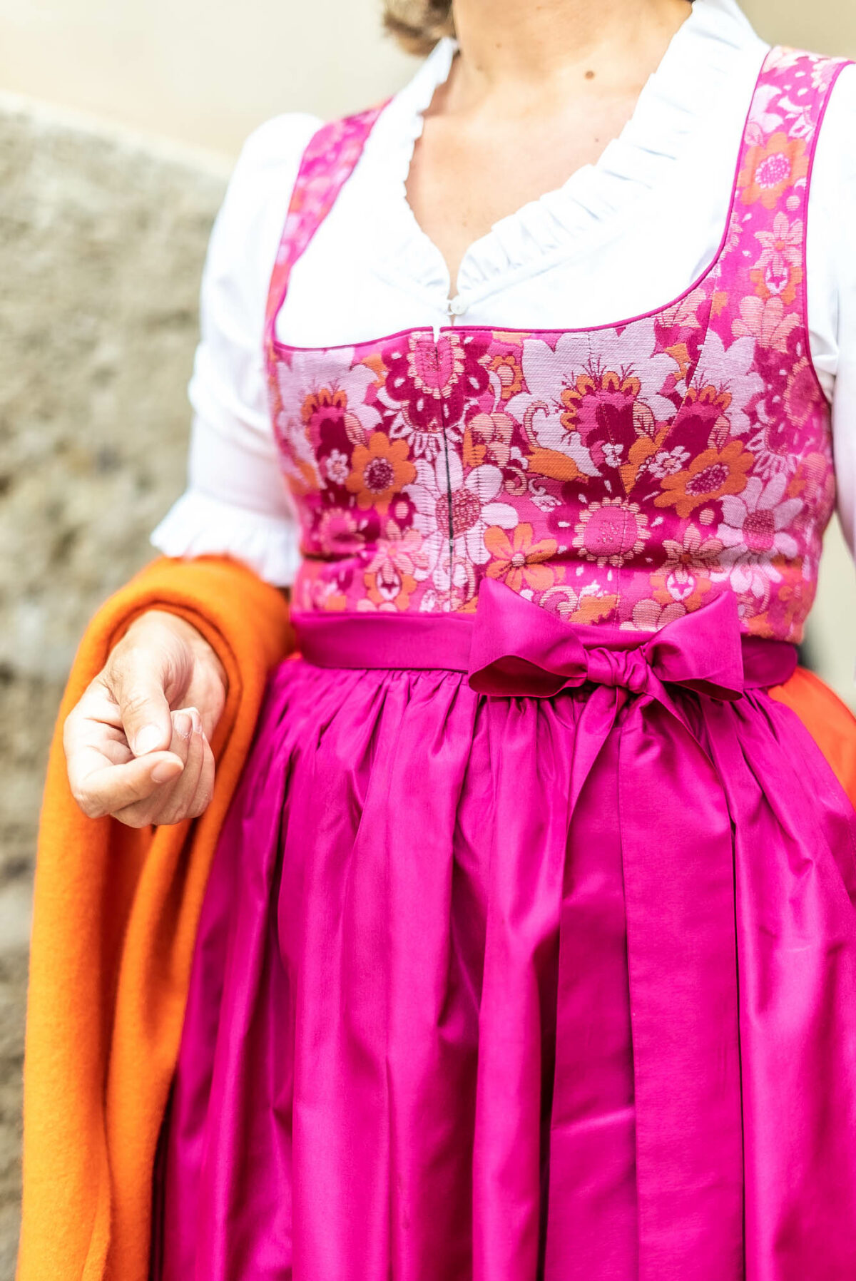 Festliches Dirndl Sommernacht – Bild 2