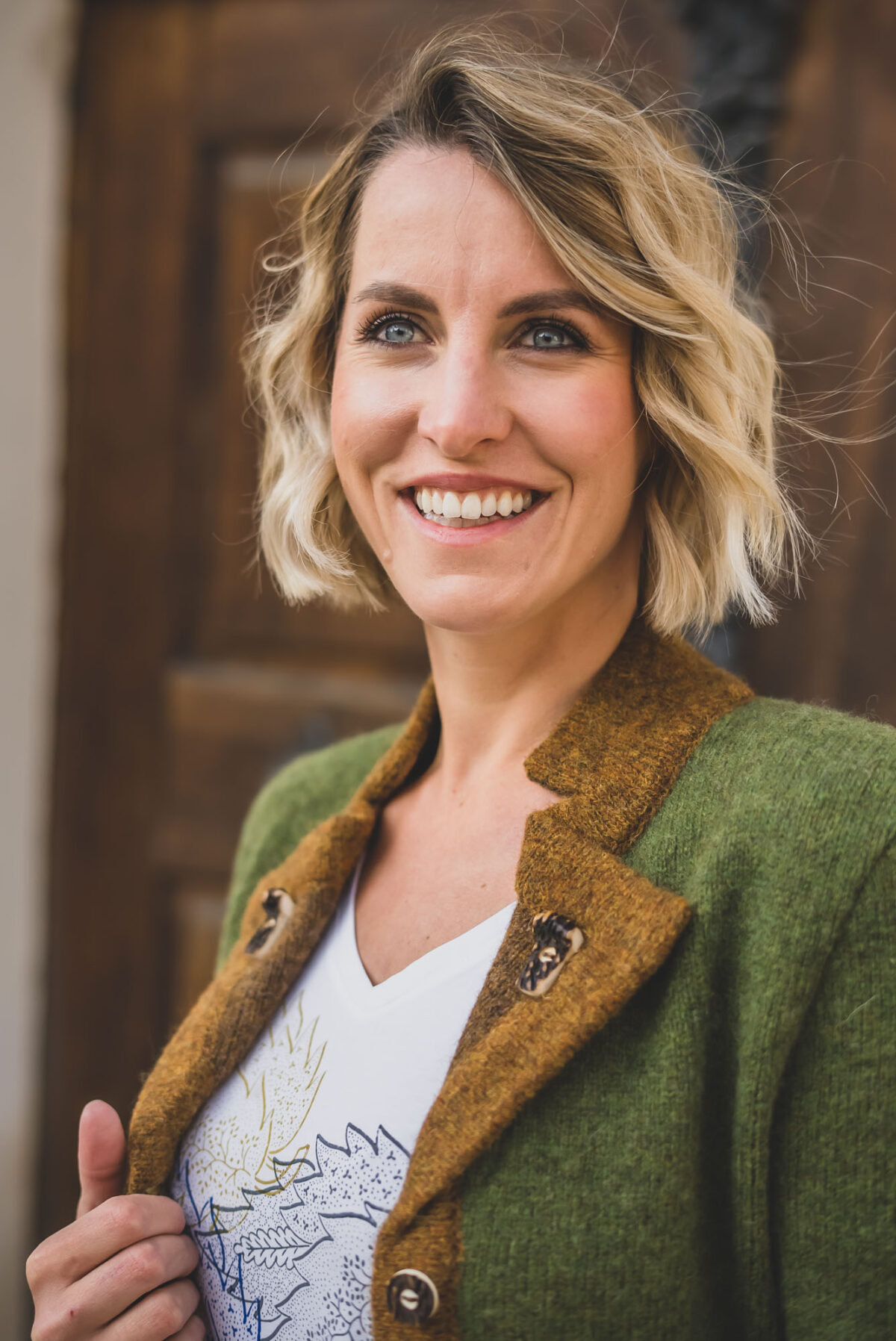 Strickjacke mit Revers – Bild 4