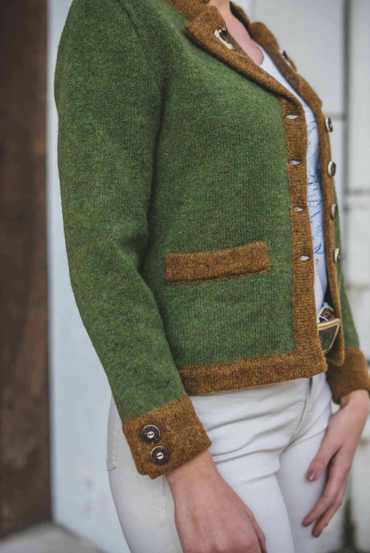 Strickjacke mit Revers – Bild 3