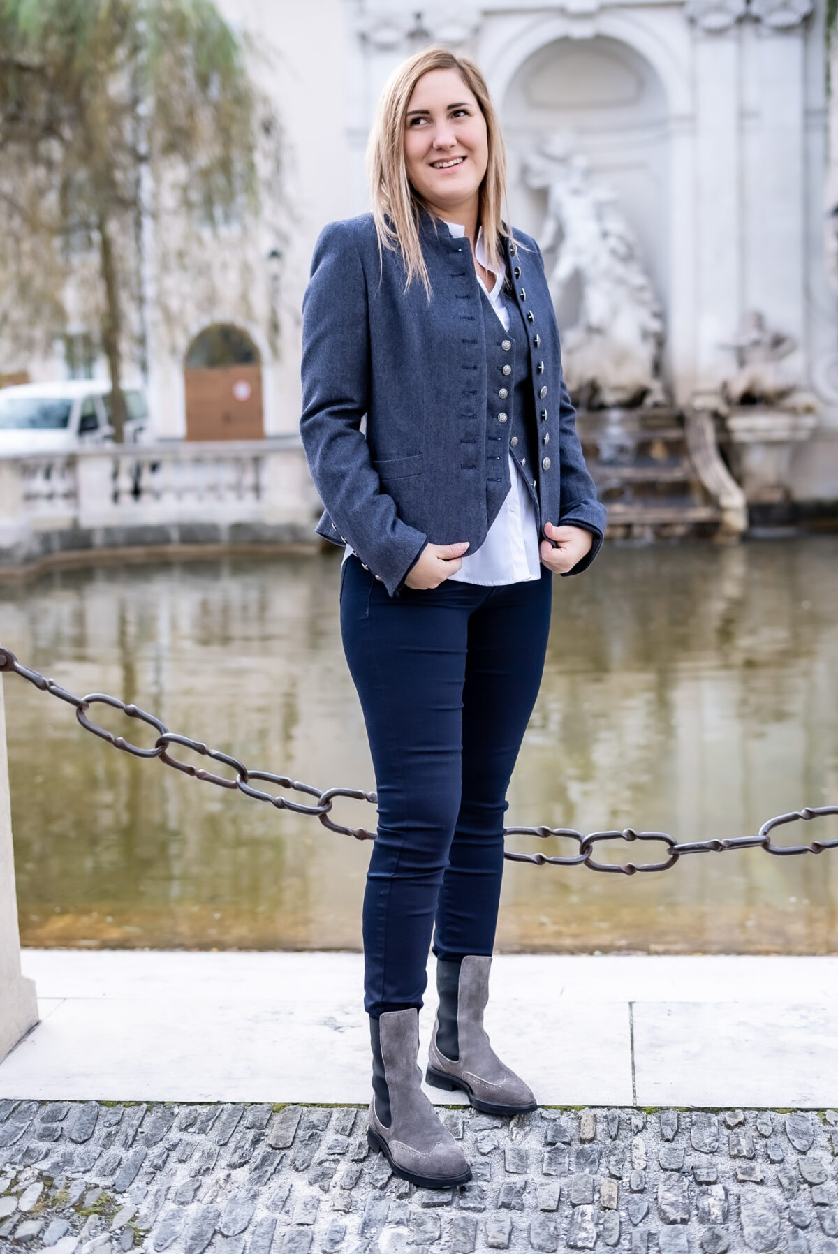 Damenjacke mit Fischgrätloden – Bild 2