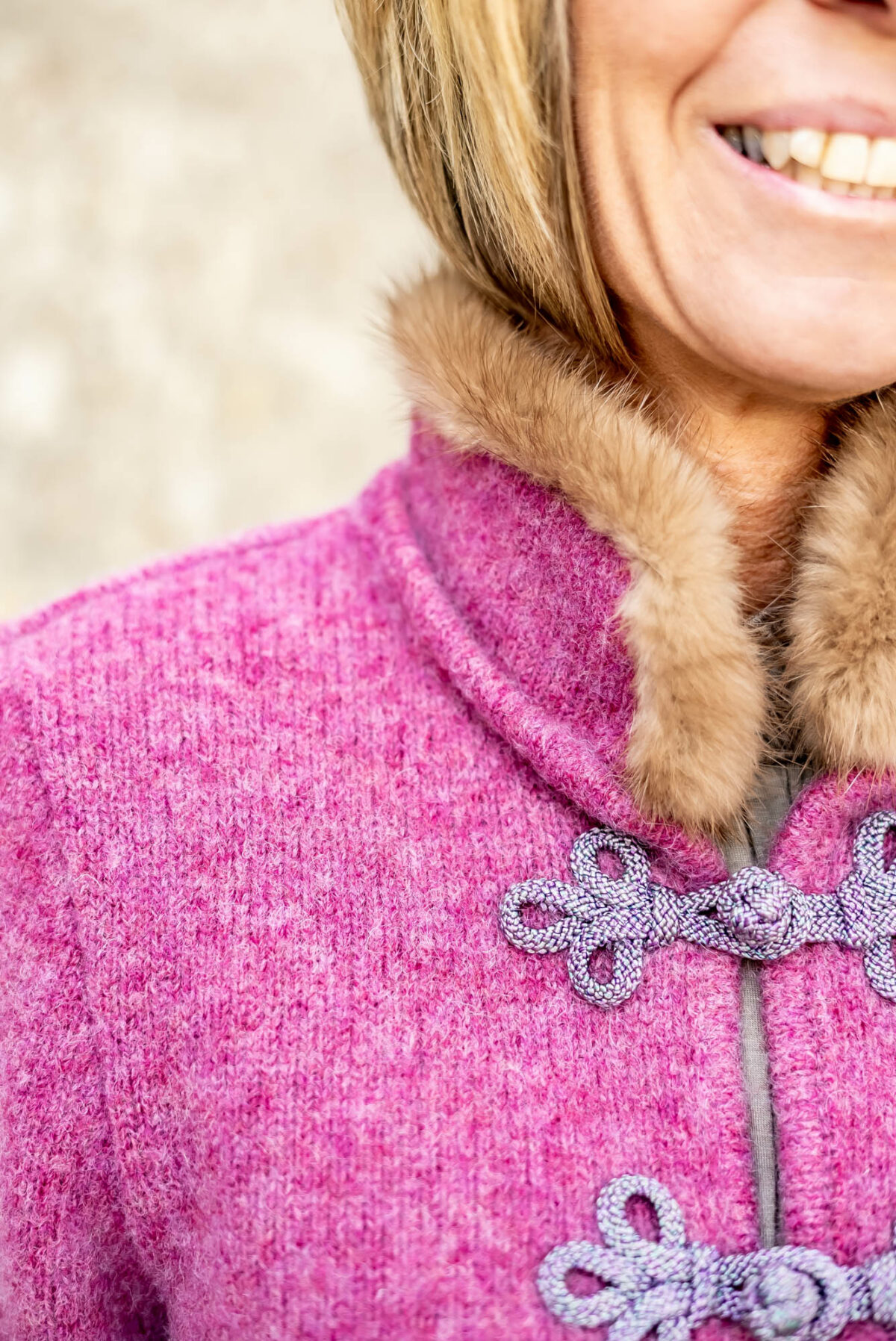 Strickjacke mit Nerz – Bild 3