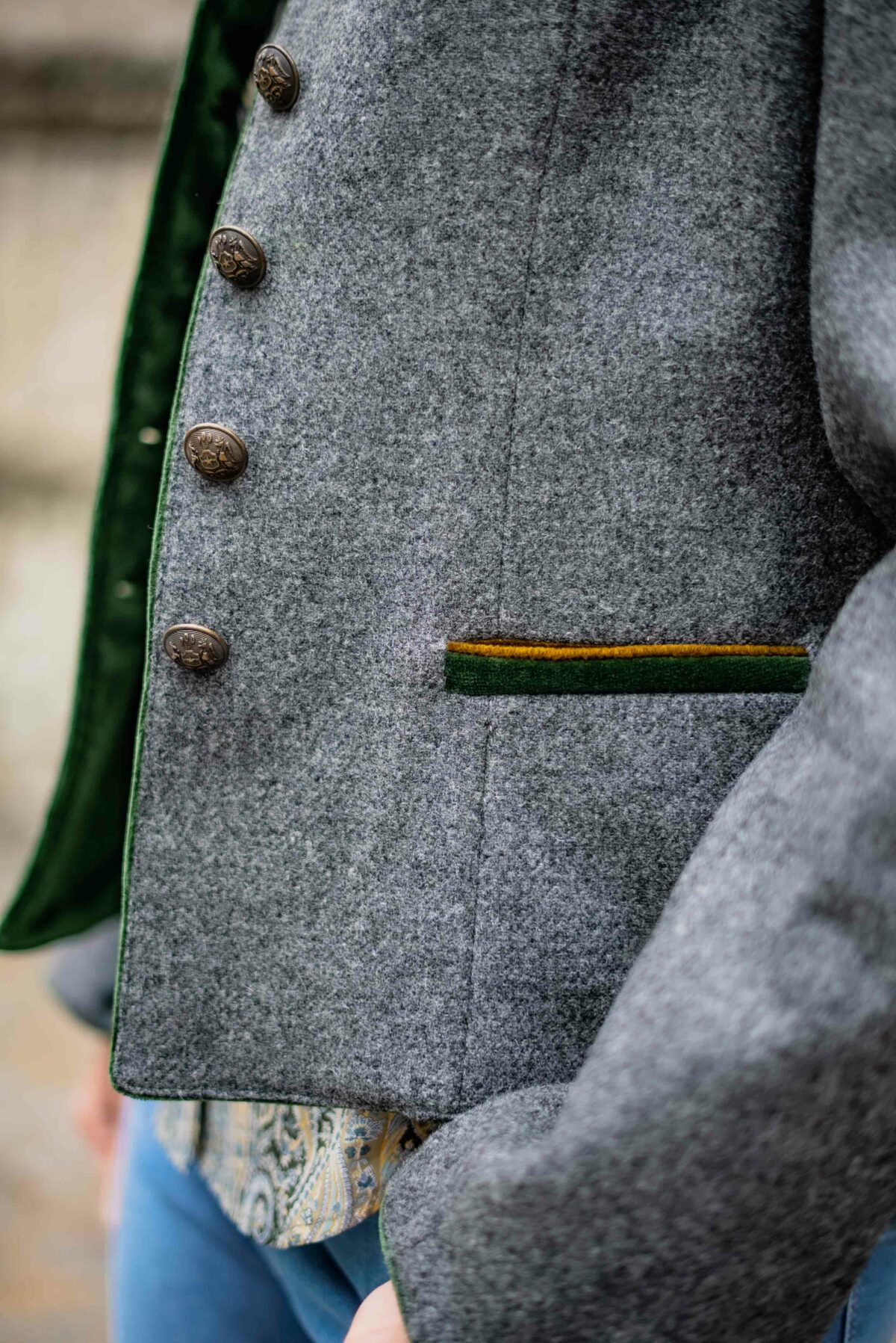 Lodenjacke mit Samtstehkragen grau – Bild 3