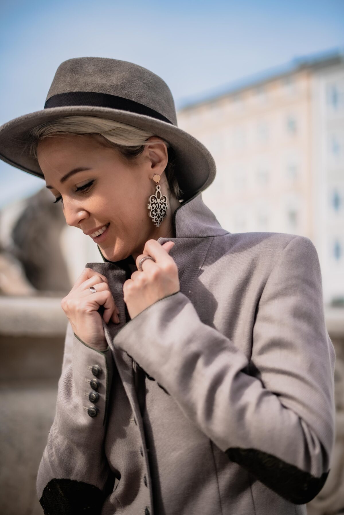 Gehrock in taupe mit grün – Bild 5