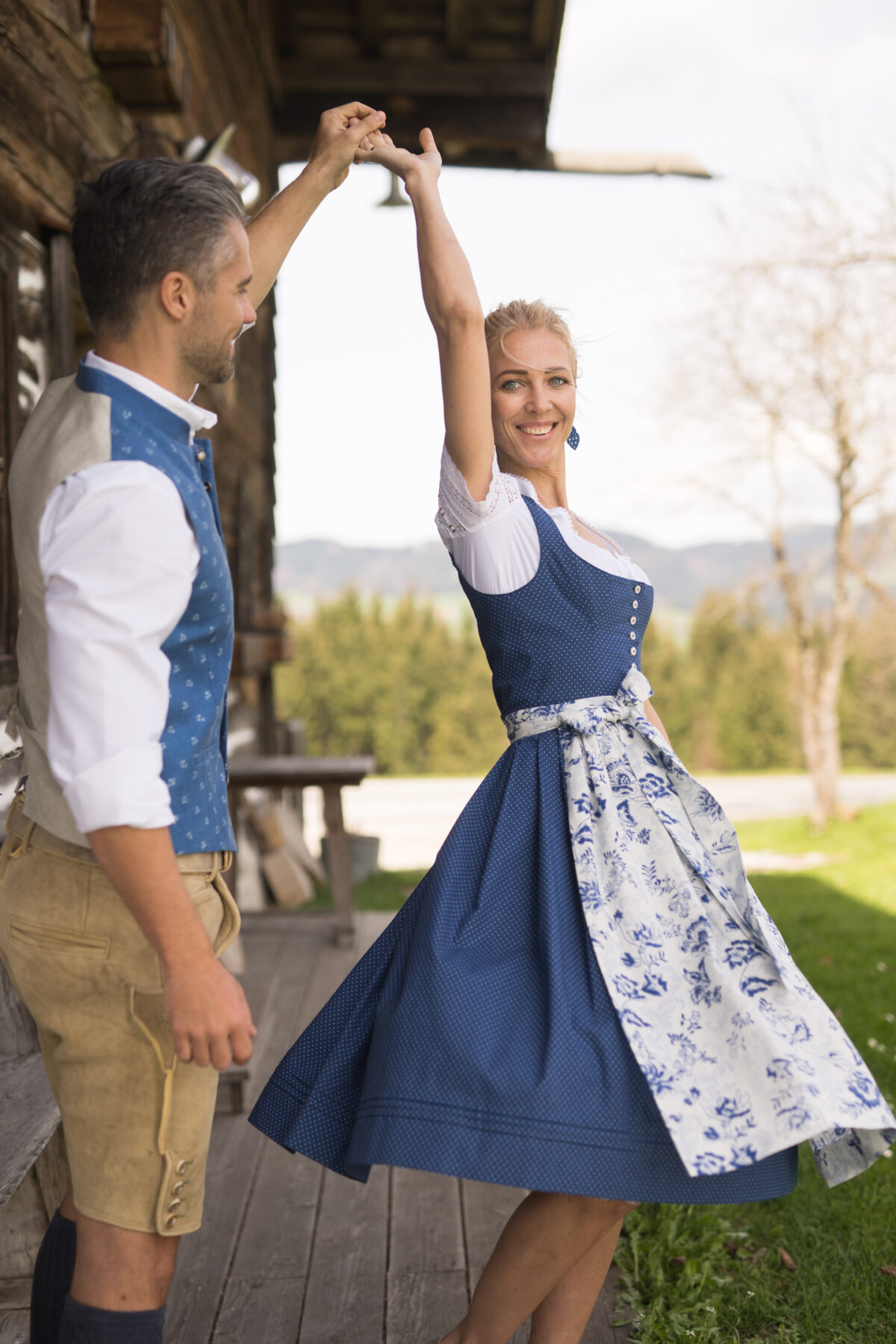 Heimatwerk Dirndl mit Blaudruckschürze