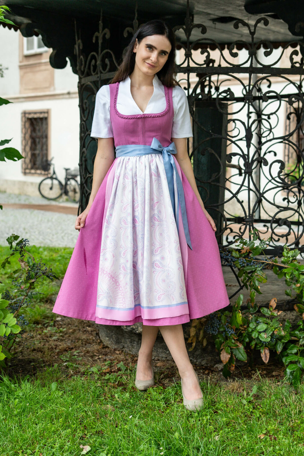 Heimatwerk Dirndl mit Handdruckschürze