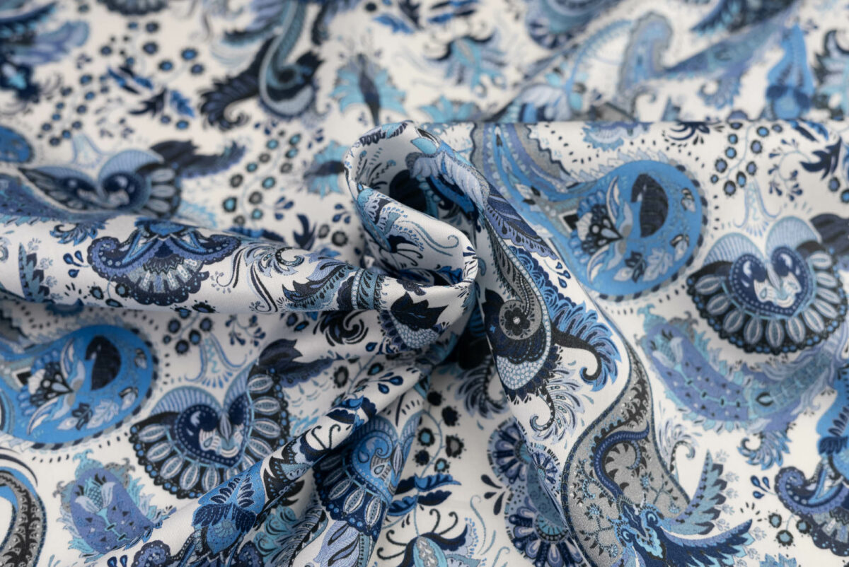 Baumwollsatin blau-grau Paisley