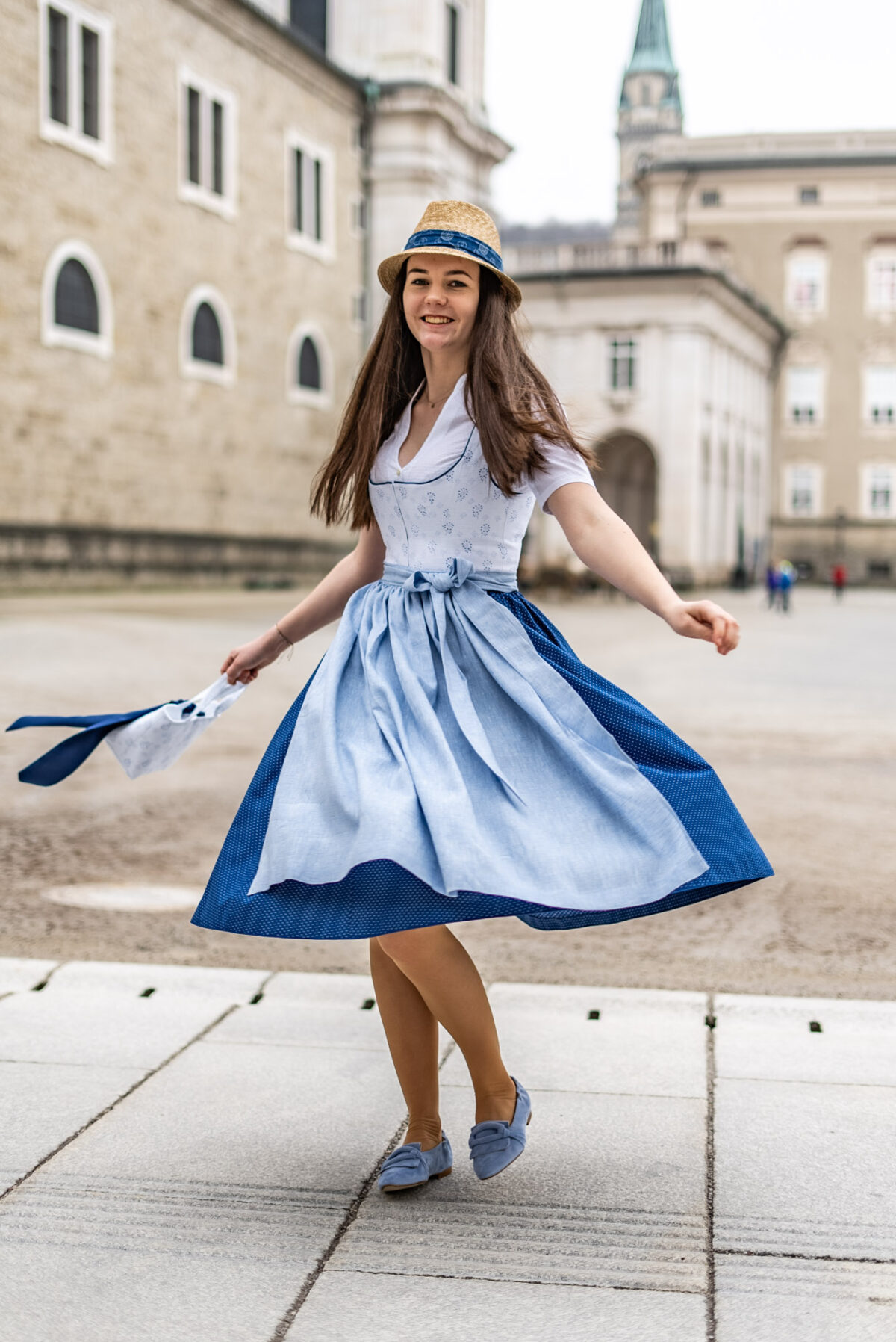 Heimatwerk Dirndl Vergissmeinnicht – Bild 2