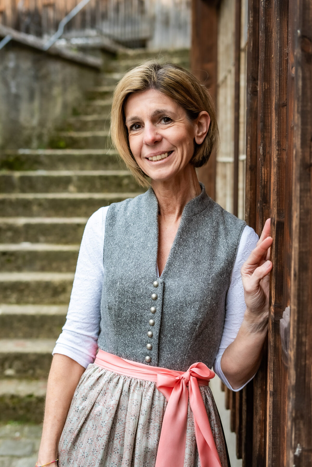 Heimatwerk Dirndl mit Alpakaloden – Bild 6