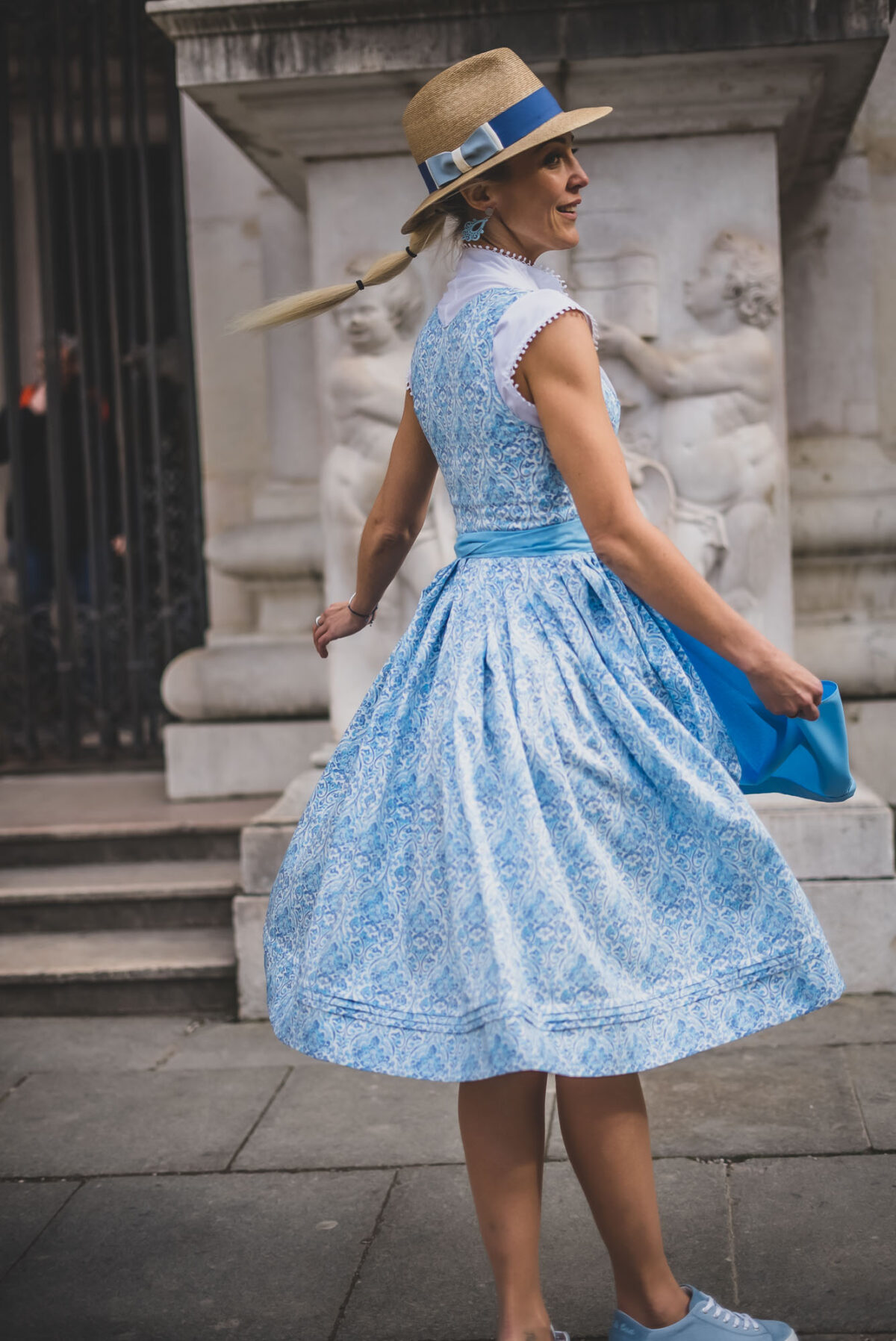 Heimatwerk Dirndl "Wäschermadl" – Bild 4