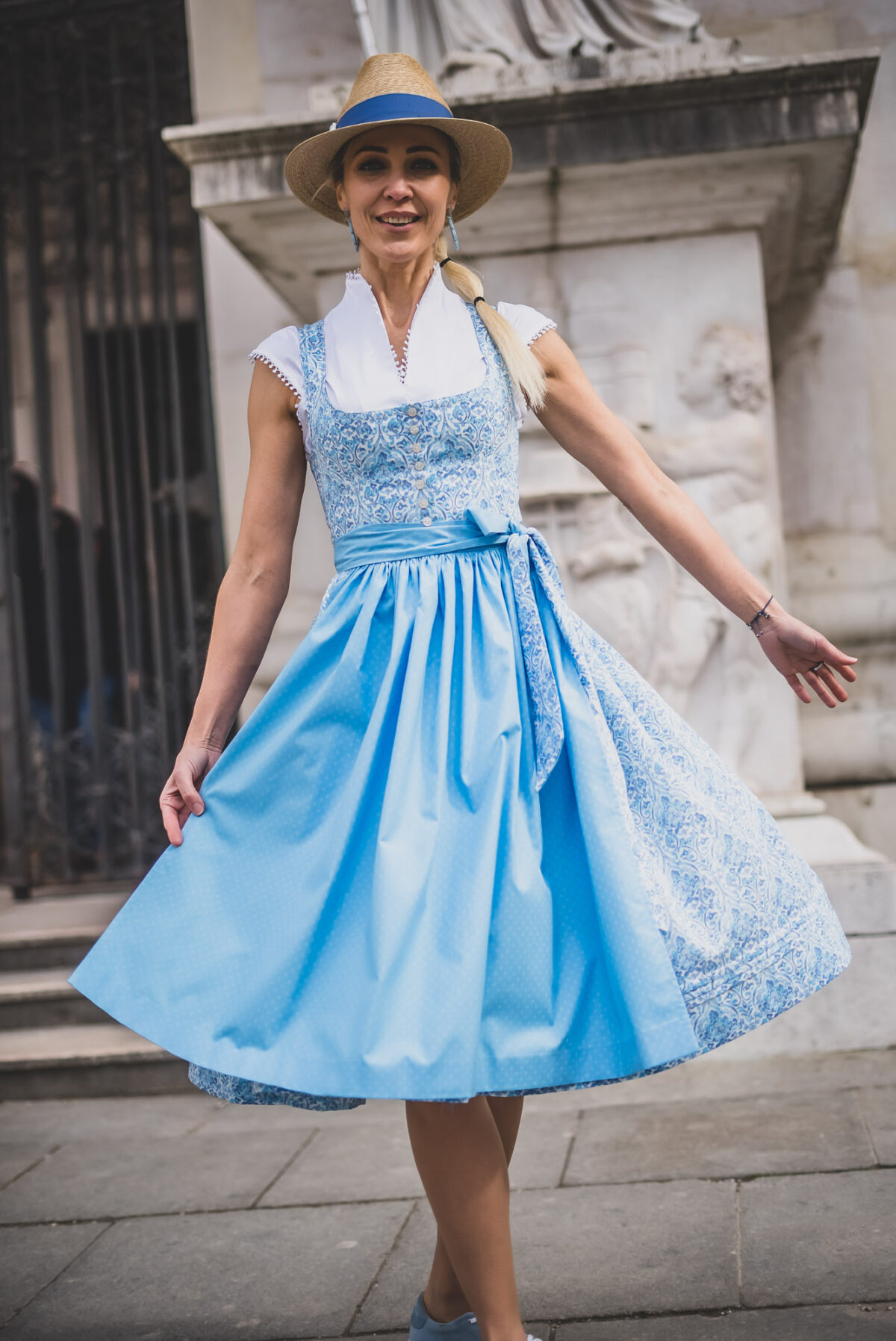 Heimatwerk Dirndl "Wäschermadl" – Bild 5