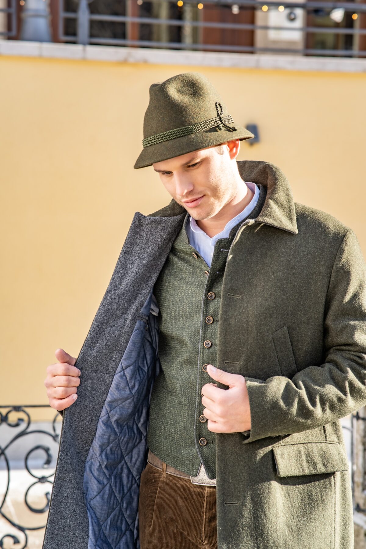 Lodenmantel mit Steppfutter olive – Bild 2