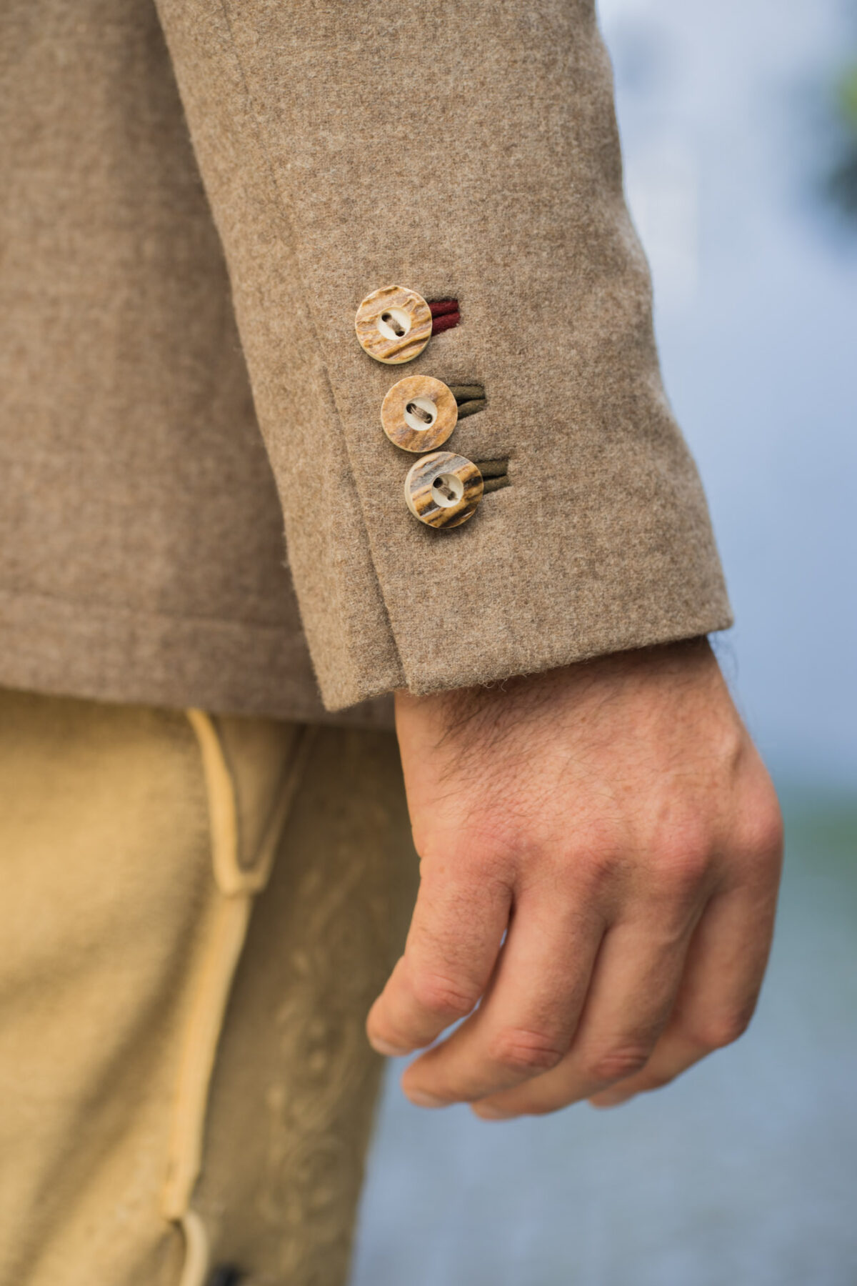 Herrenjacke aus Schurwolle mit Lederpatches – Bild 4