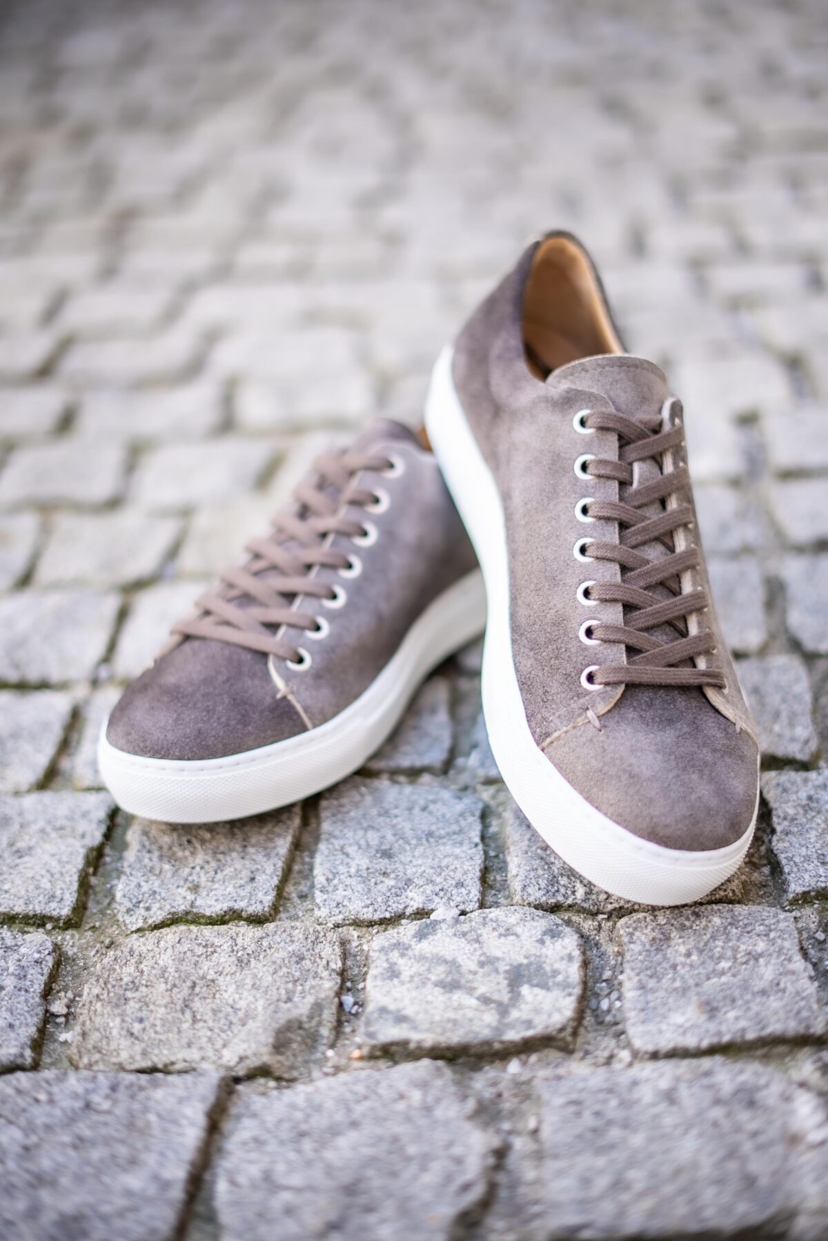 Sneaker in Antikbock