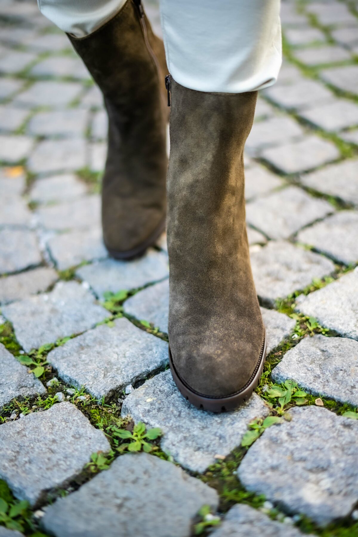Stiefelette in Antikbock – Bild 2