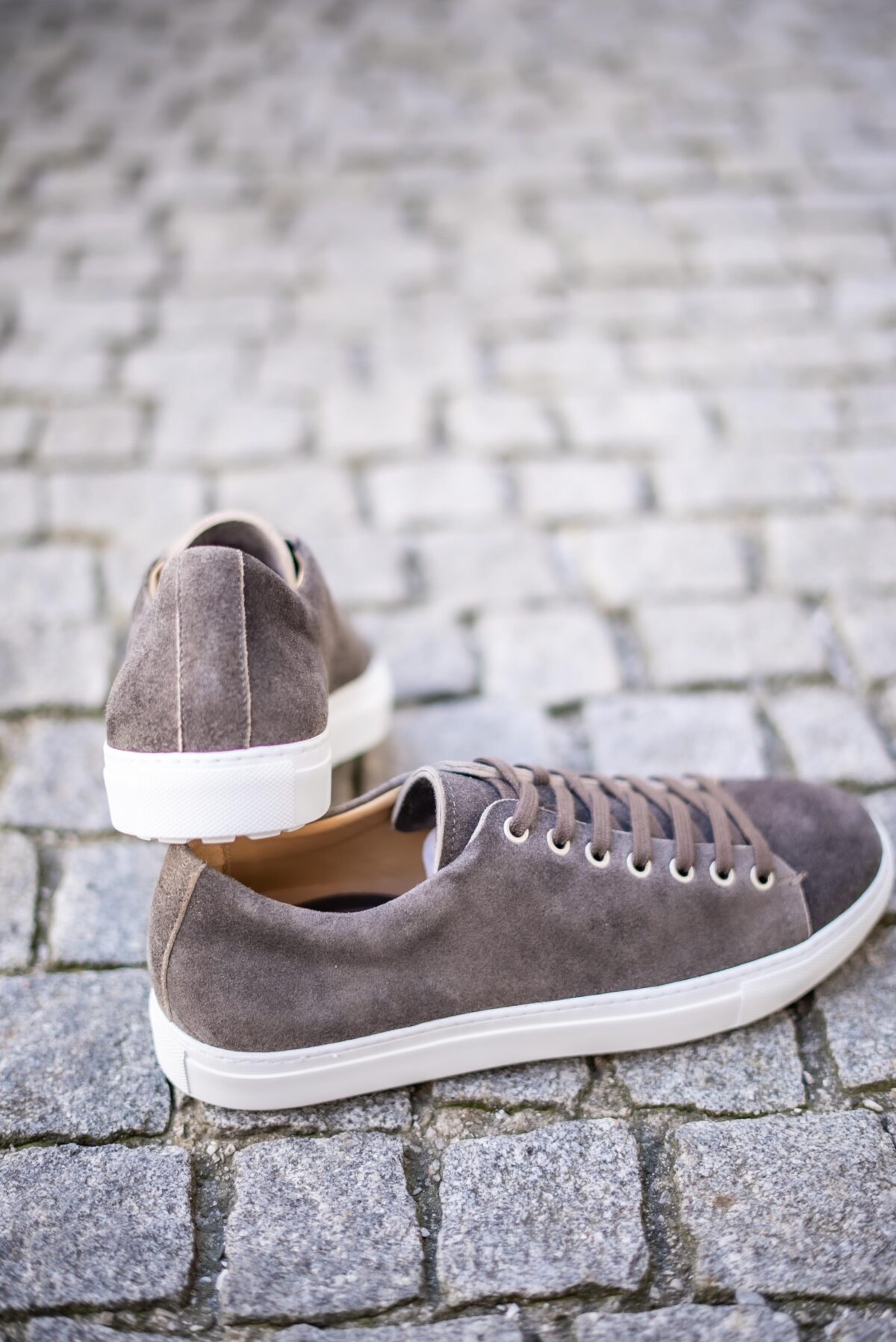 Sneaker in Antikbock – Bild 5