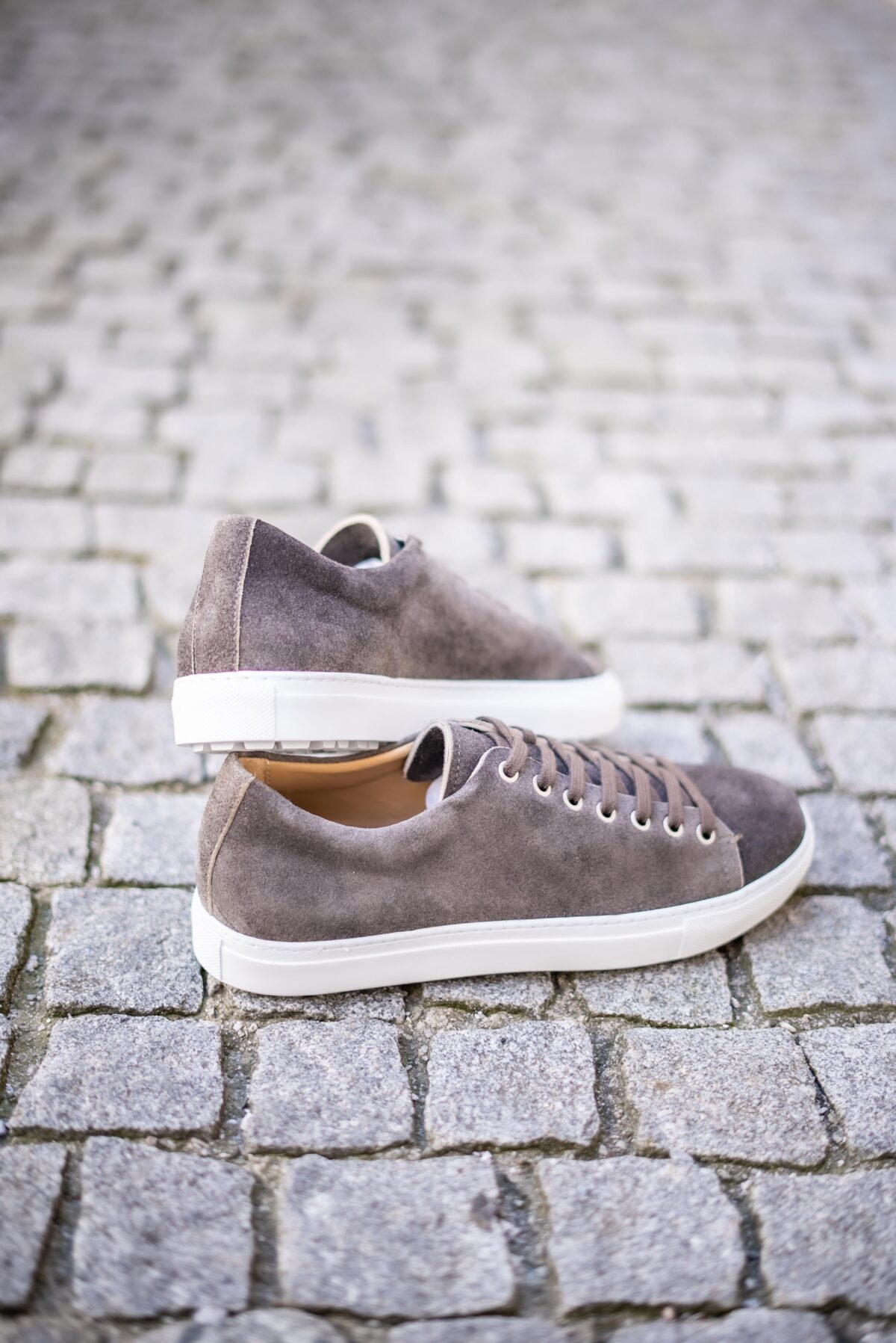 Sneaker in Antikbock – Bild 3
