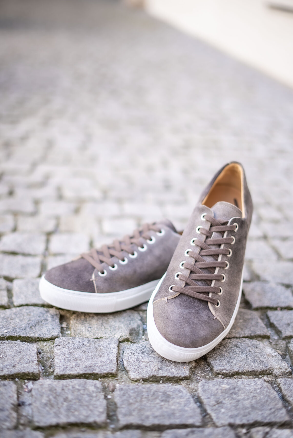 Sneaker in Antikbock – Bild 4