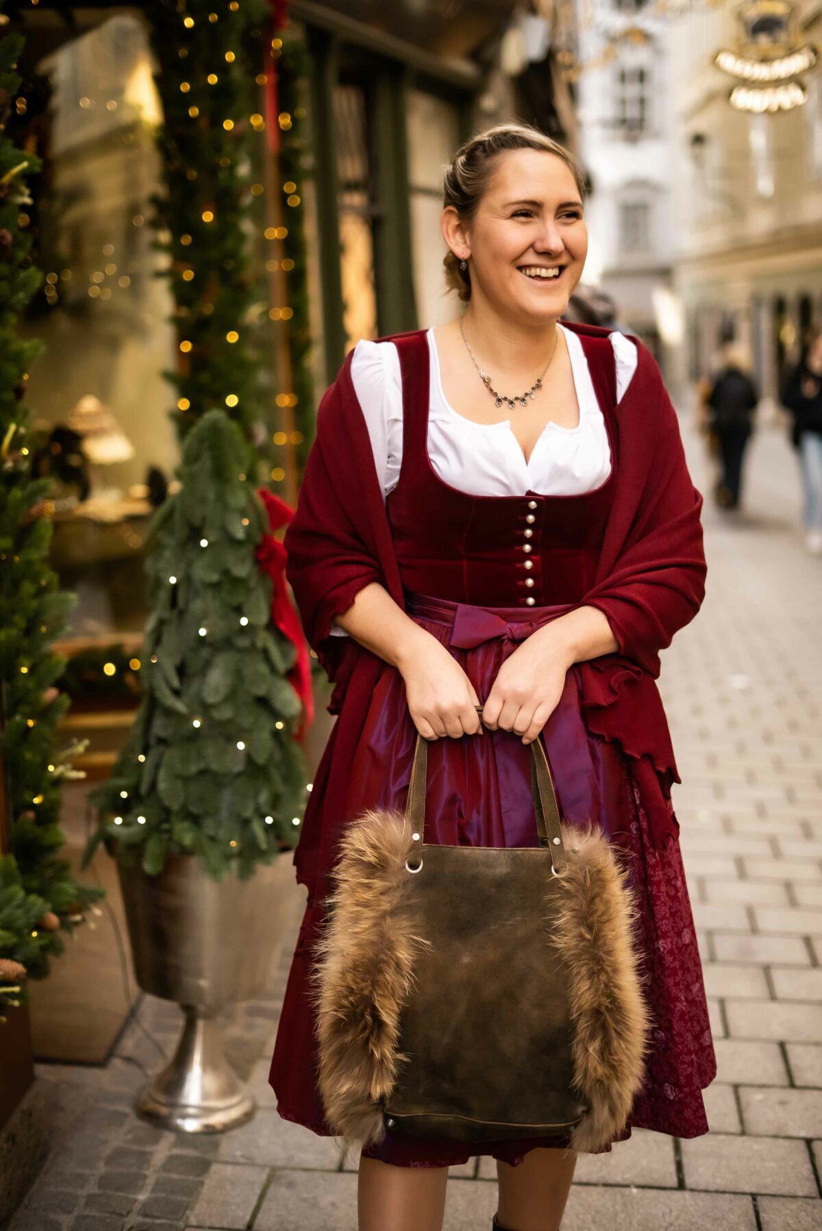 Ledertasche mit Fellrand – Bild 2