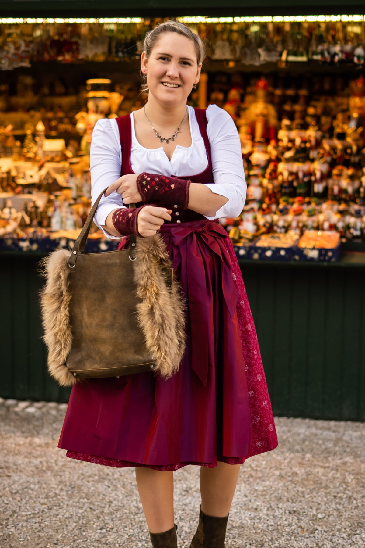 Ledertasche mit Fellrand – Bild 3