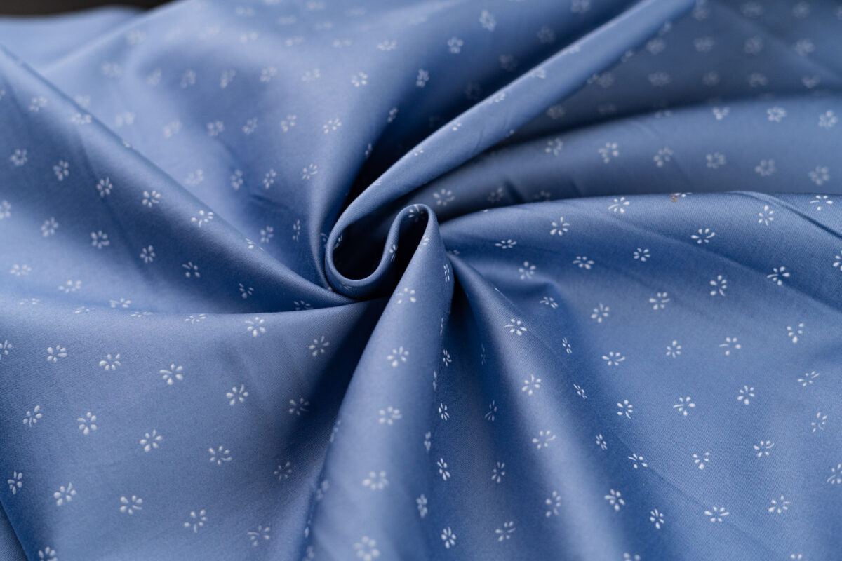 Baumwollstoff rauchblau Modeldruck