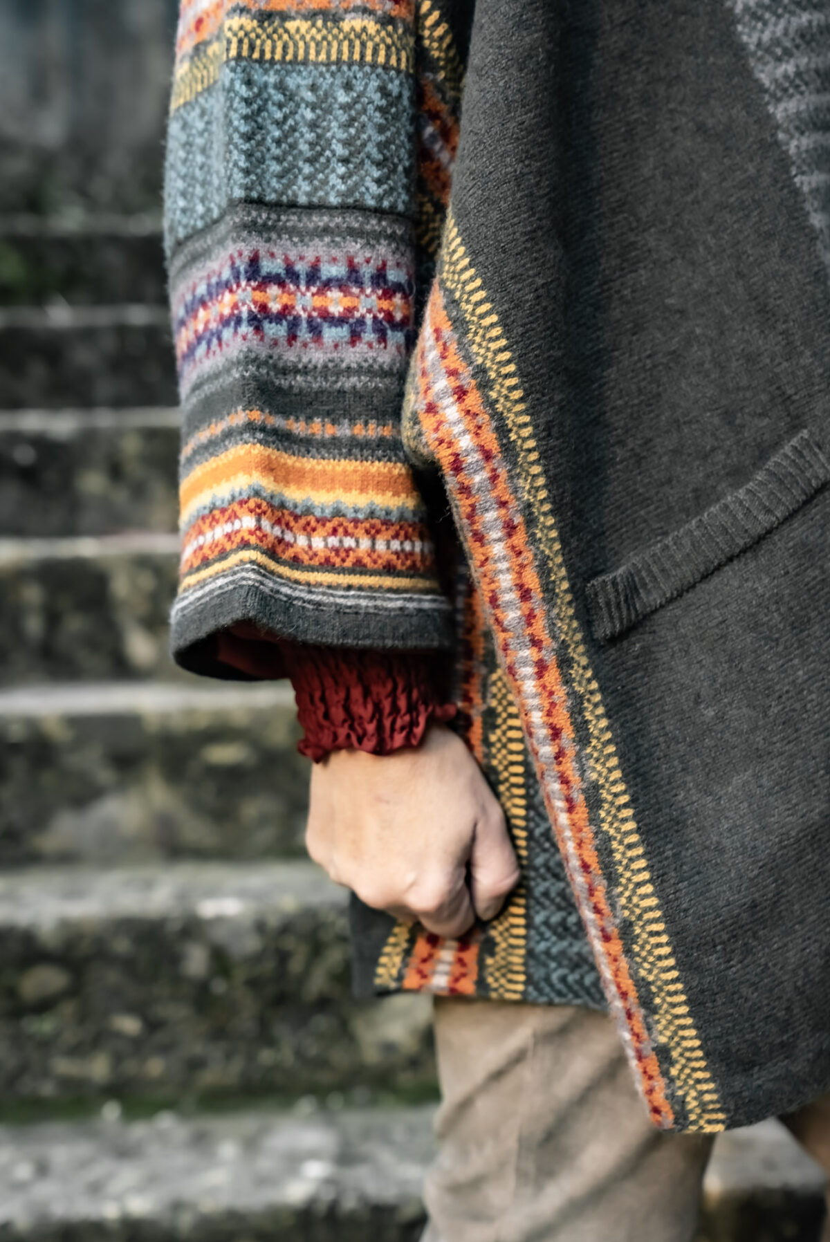 Strickponcho – Bild 4