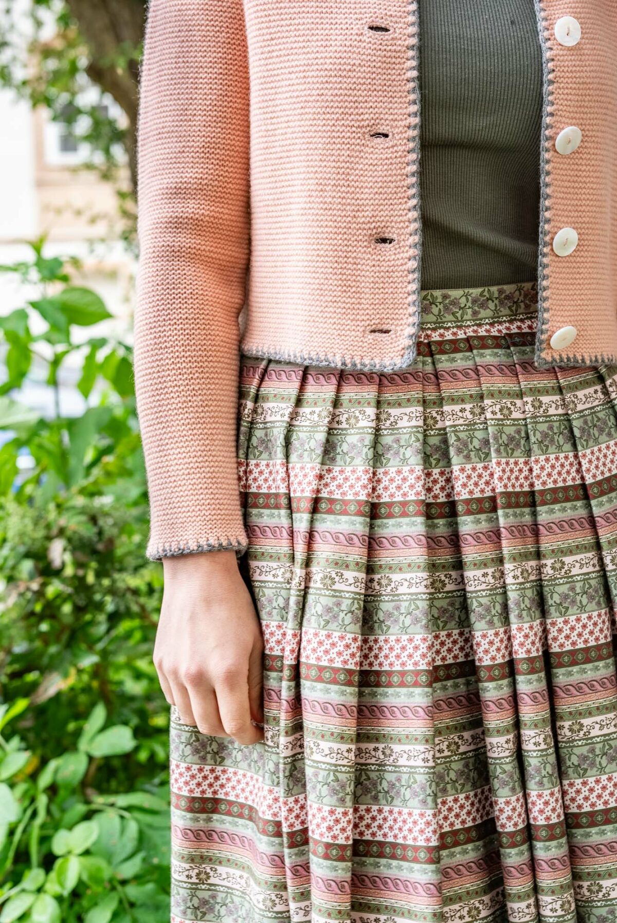 kurze Kaschmir Strickjacke – Bild 4