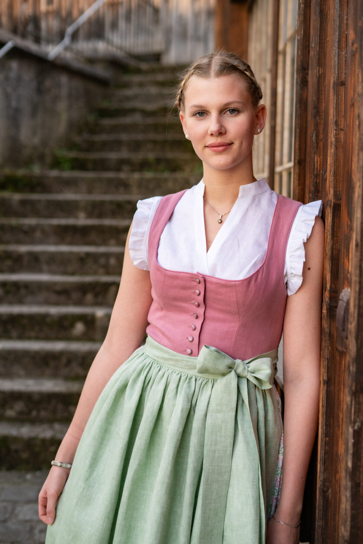 Dirndlbluse Reinleinen