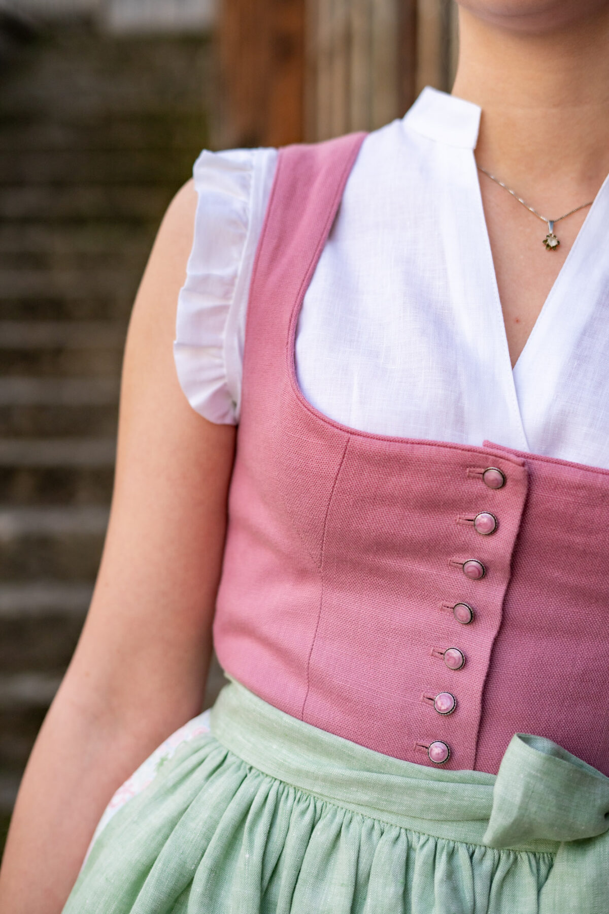 Dirndlbluse Reinleinen – Bild 4