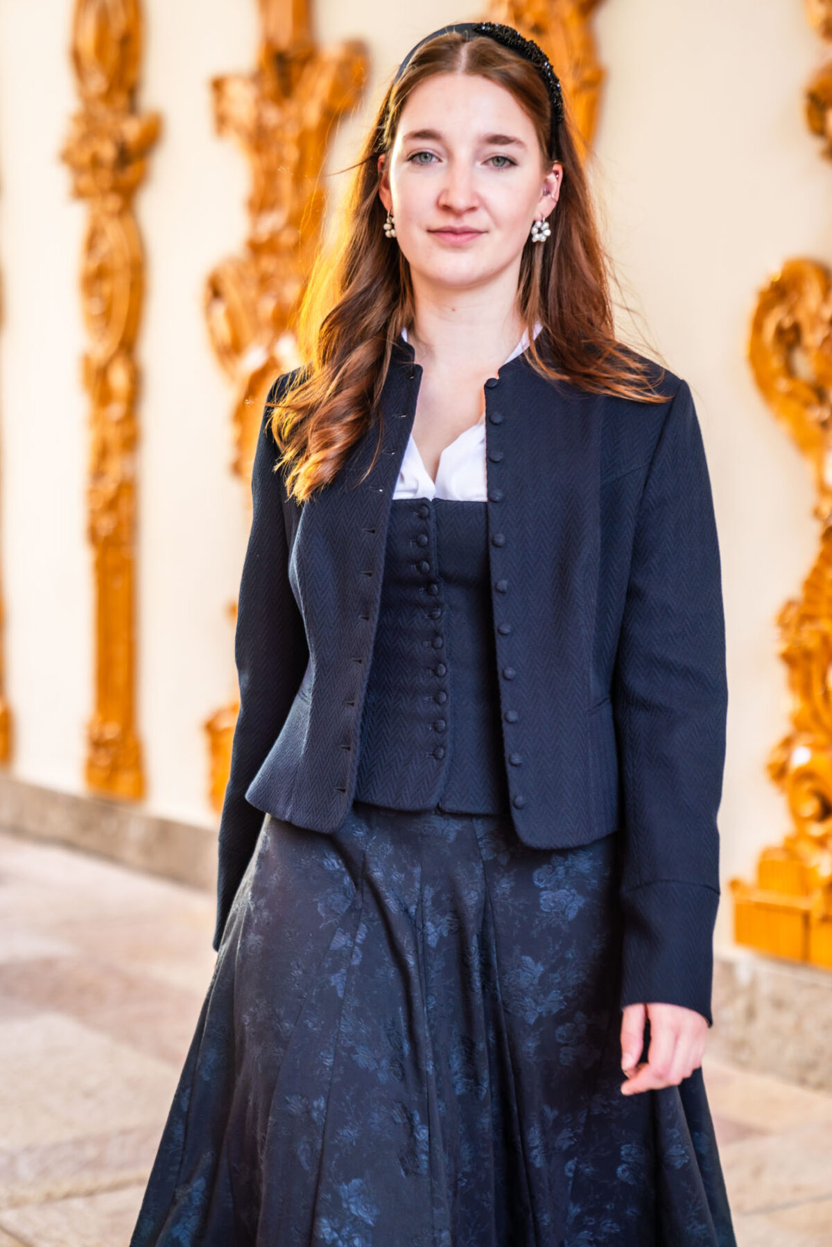 Damenmiederjacke in Nachtblau – Bild 2